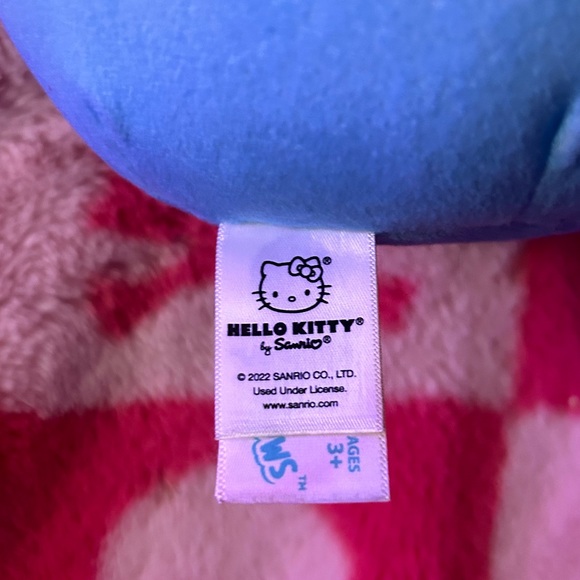 Sailor Hello Kitty Squishmallow summer 2022 - Picture 3 of 3